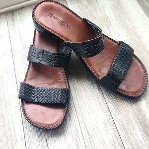 Naturalizer slip-on black sandal women.